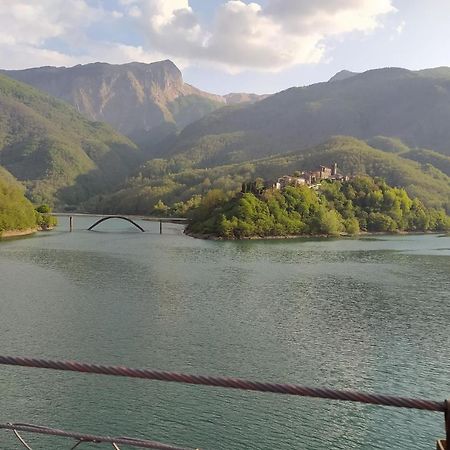 Casa Vacanze Al Colletto Vagli di Sotto Esterno foto